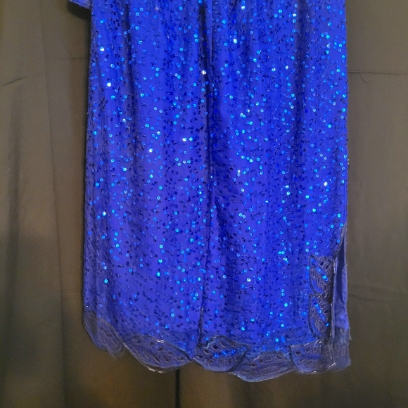 Two Piece - Elligant Brilliant Blue Sequent Outfit - Picture 2 of 7